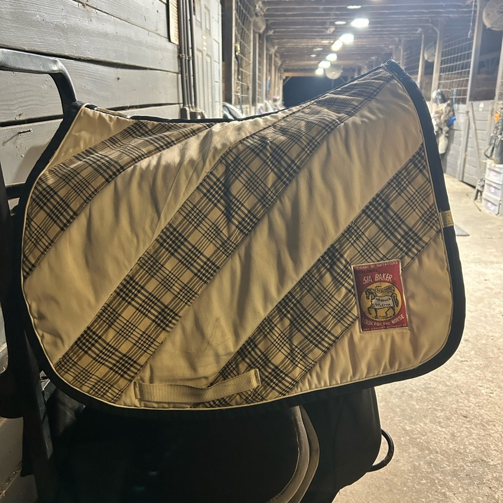 5A Baker x Lettia saddle pad